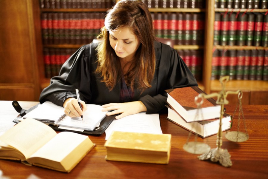 Comment devenir avocat ?